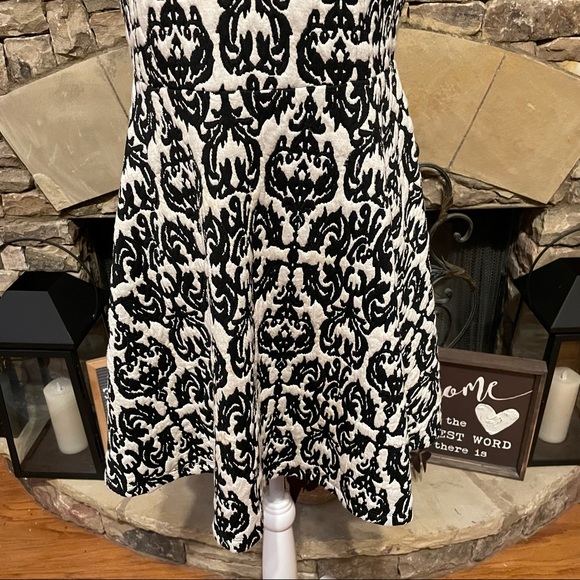 Gianni Bini Black White Damask Sleeveless Dress - Picture 5 of 10